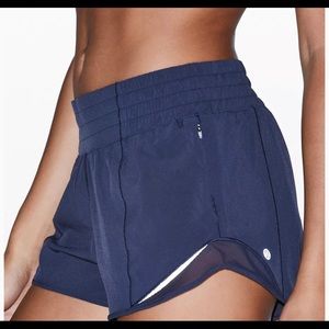 Lululemon true navy hotty hot shorts 2.5” highrise